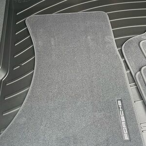 Porsche Macan floor matts